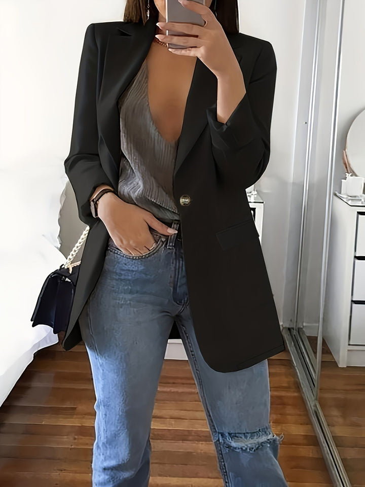 Kvinnor Modern Blazer med djup uringning och eleganta detaljer Mirla-Eva Jonsson