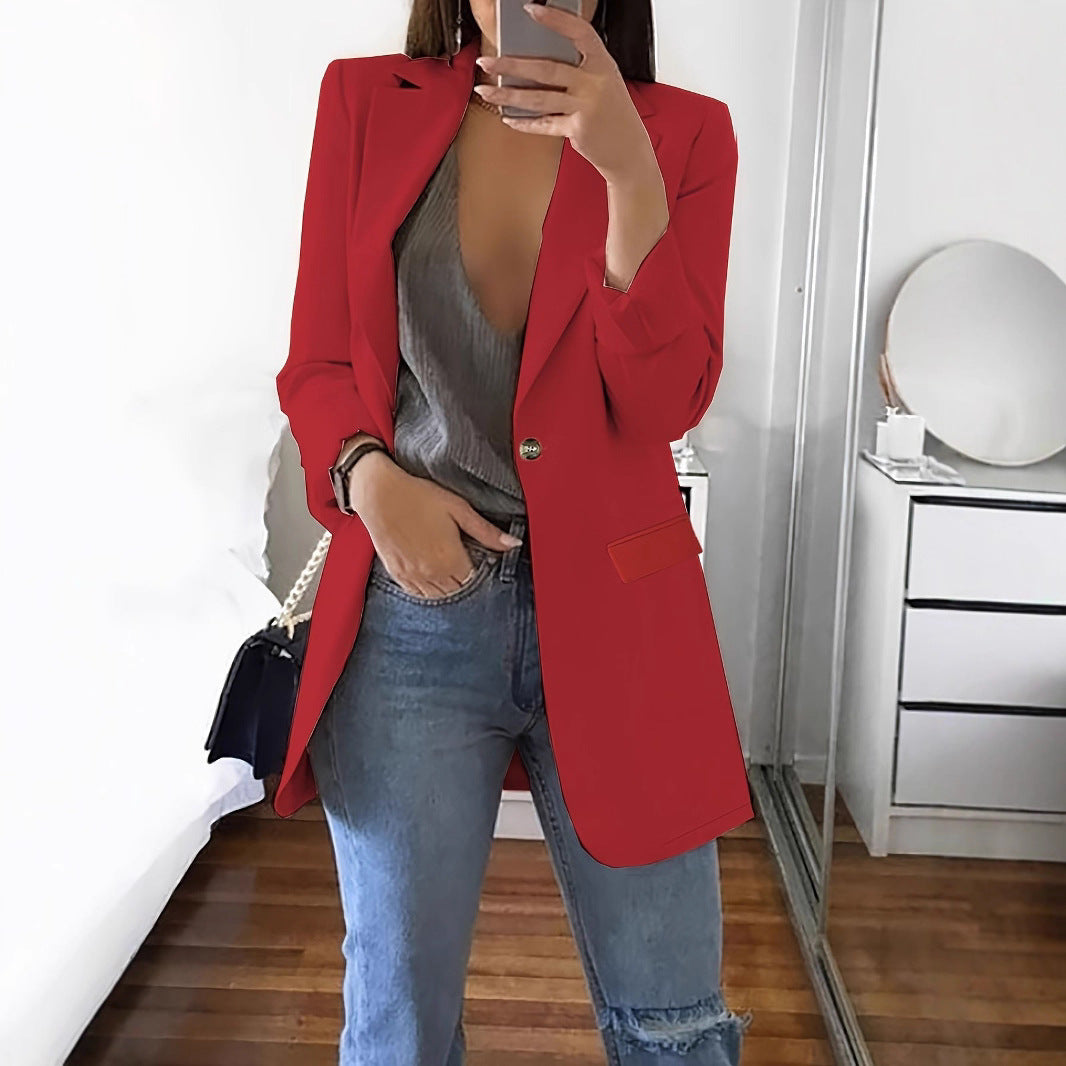 Kvinnor Modern Blazer med djup uringning och eleganta detaljer Mirla-Eva Jonsson