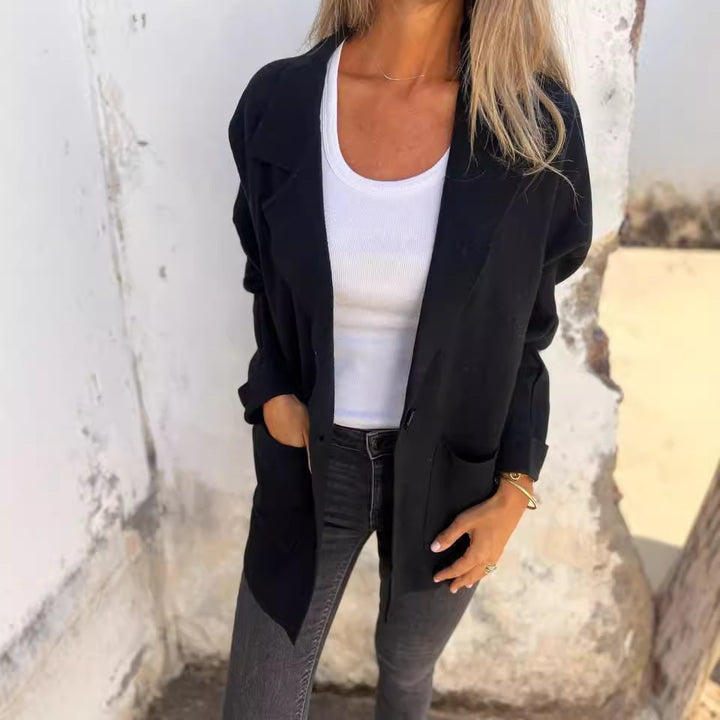 Kvinnor Modisk Oversized Jacka med Fickor och Elegant Revers Mirla-Eva Jonsson