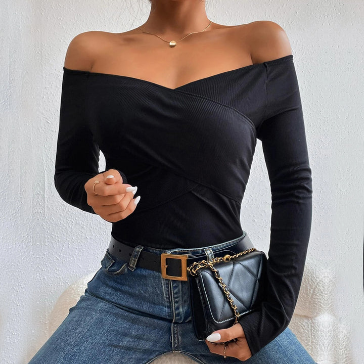 Kvinnor Off-Shoulder Bodysuit med Lång Ärme och Elegant Omslag Design Mirla-Eva Jonsson