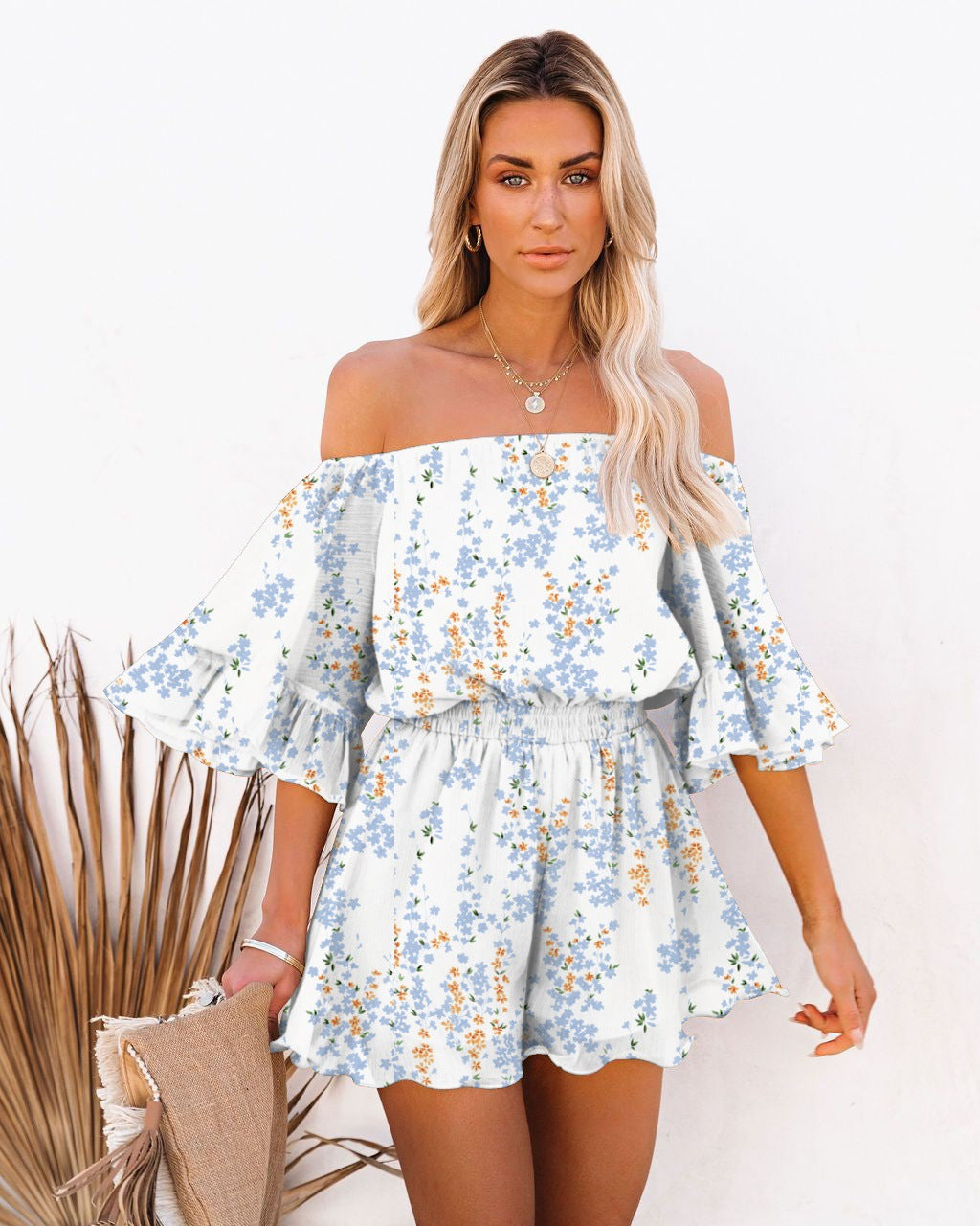 Kvinnor Off-Shoulder Kort Overall med Voluminösa Ärmär Mirla-Eva Jonsson