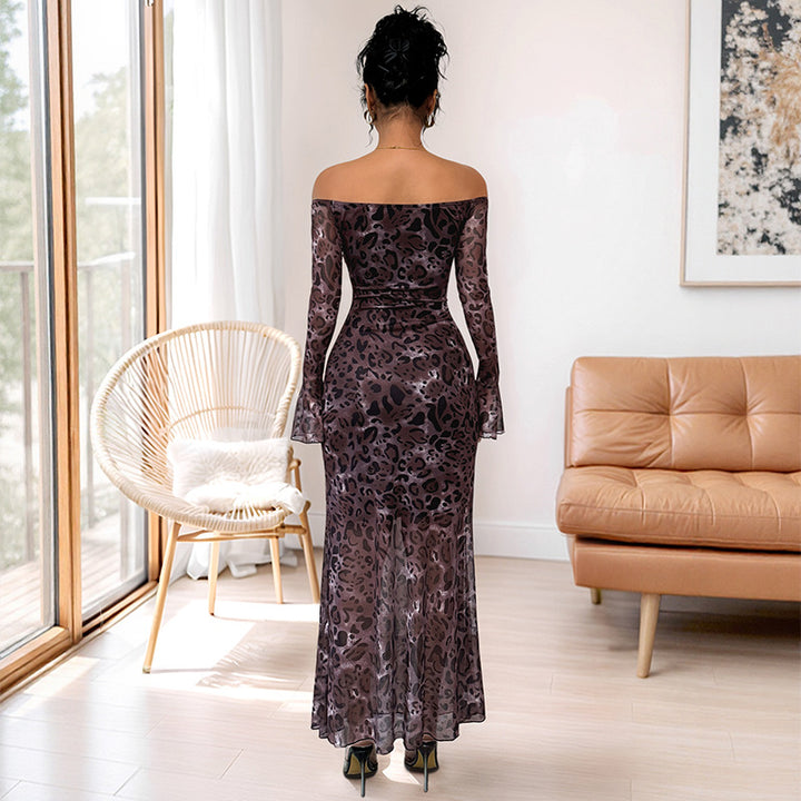Kvinnor Off-Shoulder Maxi Klänning med Djurtryck och Långa Ärmar Mirla-Eva Jonsson