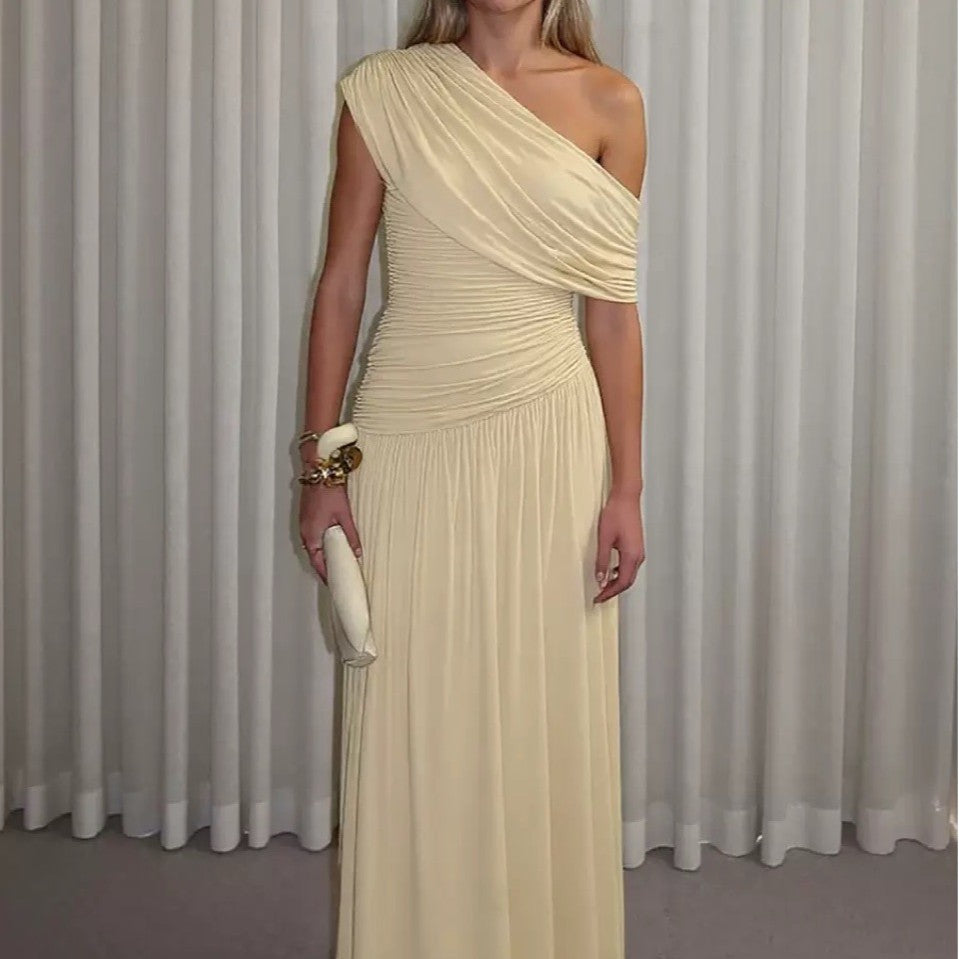Kvinnor Off-Shoulder Maxi Klänning med Drapering Detaljer Mirla-Eva Jonsson