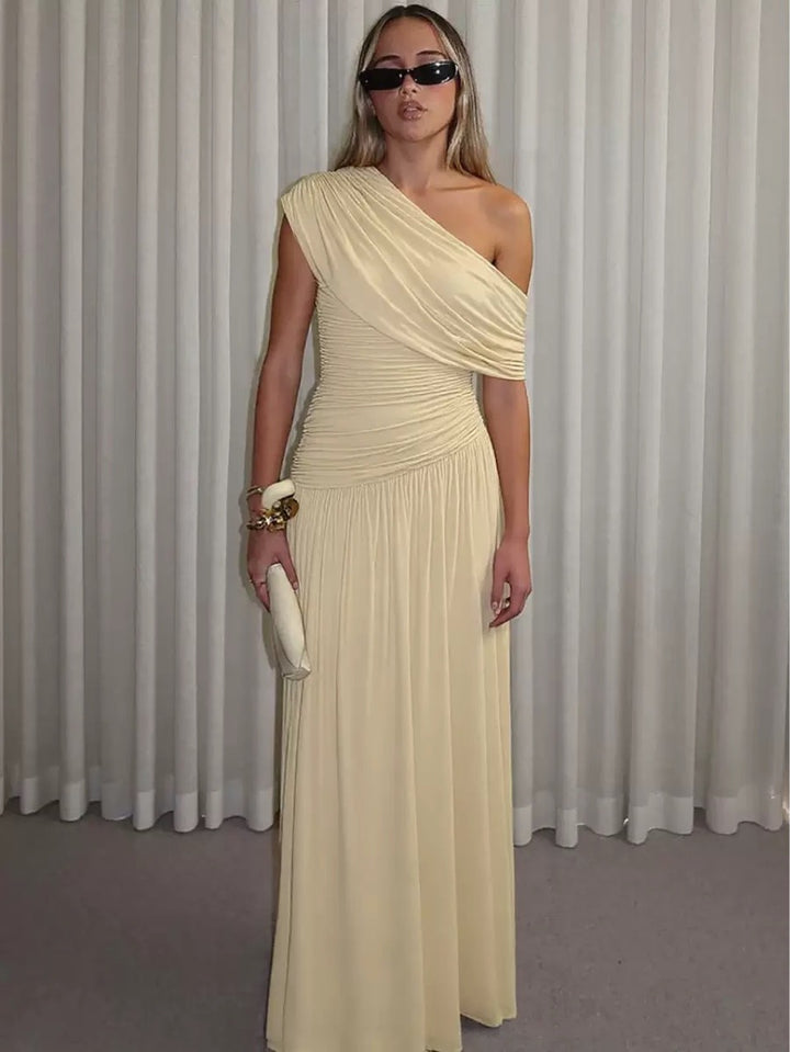 Kvinnor Off-Shoulder Maxi Klänning med Drapering Detaljer Mirla-Eva Jonsson