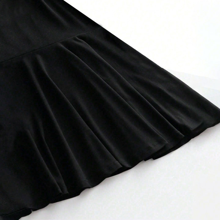 Kvinnor Off-Shoulder Mini Klänning med Elegant Wrap Detalj Mirla-Eva Jonsson