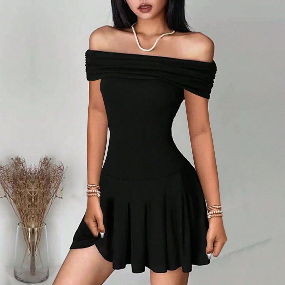 Kvinnor Off-Shoulder Mini Klänning med Elegant Wrap Detalj Mirla-Eva Jonsson