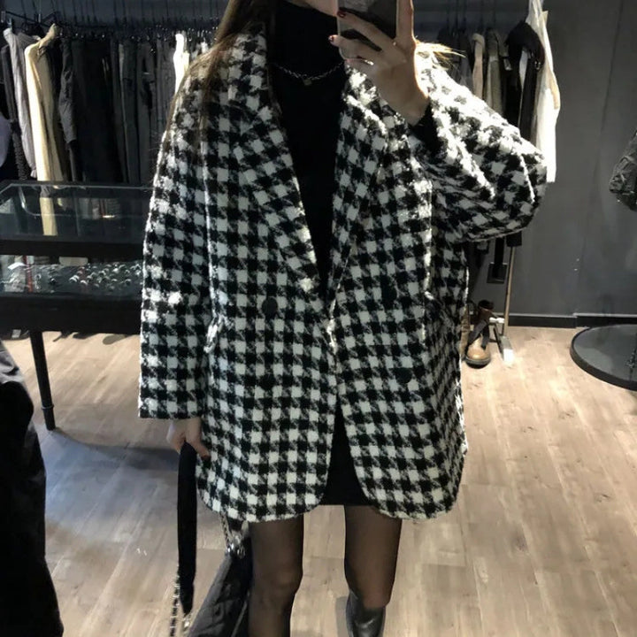 Kvinnor Oversized Rutig Kappa med Dubbel Knapplist Mirla-Eva Jonsson