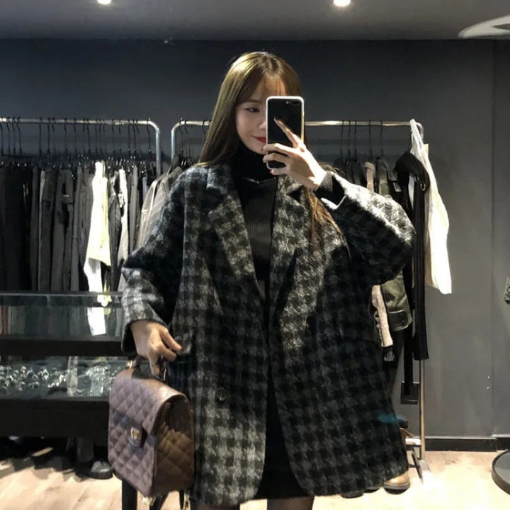 Kvinnor Oversized Rutig Kappa med Dubbel Knapplist Mirla-Eva Jonsson