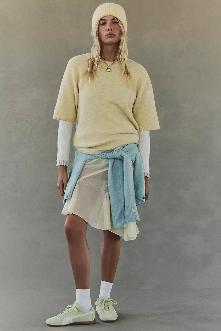 Kvinnor Oversized Sweater med Eleganta Nätärmar och Delikat Broderimönster Mirla-Eva Jonsson
