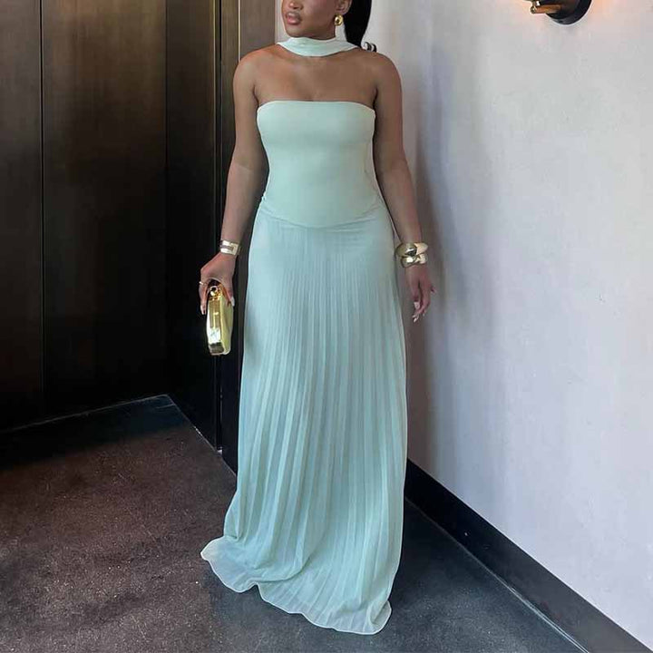 Kvinnor Plisserad Maxi Klänning med Elegant Axelrem och Figur Vänlig Skärning-Eva Jonsson