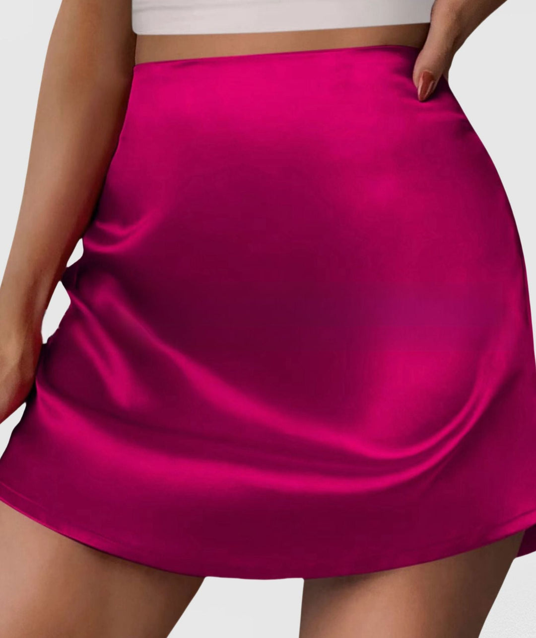 Kvinnor Satin Minikjol med Eleganta Snitt och Flödande Fall Mirla-Eva Jonsson
