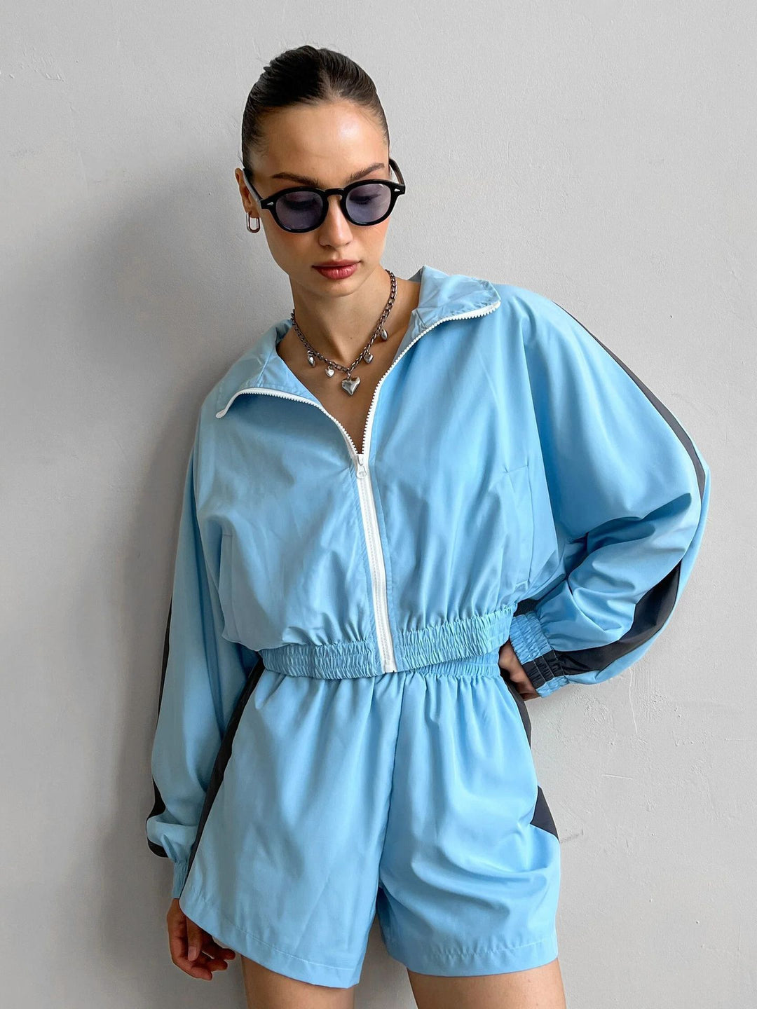 Kvinnor Sportig Kort Jacka och Shorts Set Mirla-Eva Jonsson