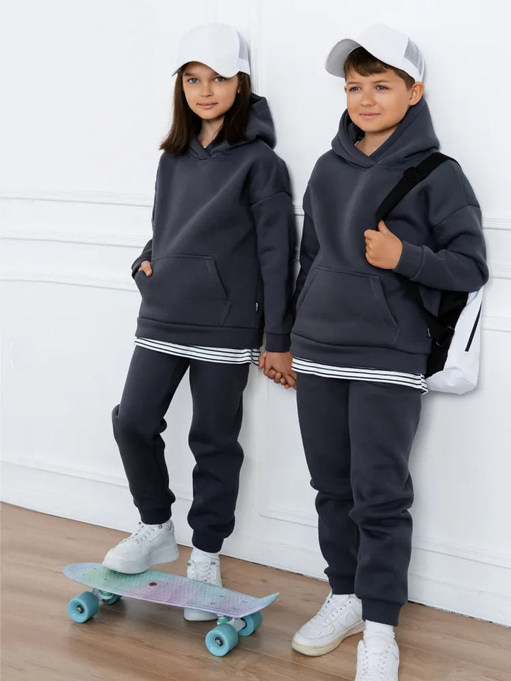 Kvinnor Sportigt Fritidsoutfit med hög komfort och trendiga accenter Mirla-Eva Jonsson