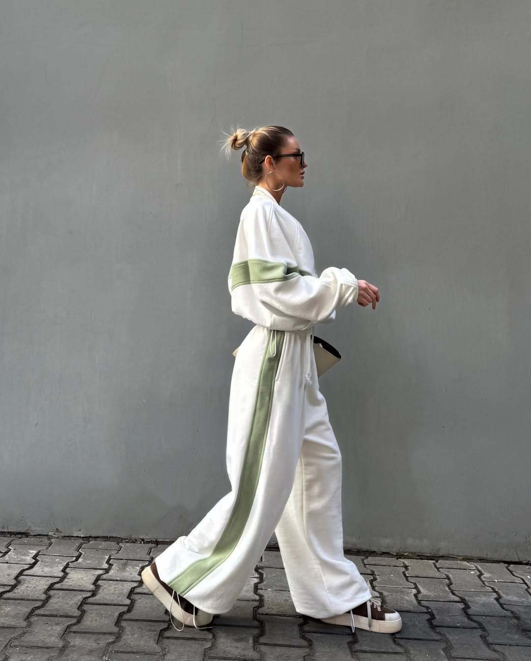 Kvinnor Sportigt Tracksuit med moderiktig snitt och praktiska fickor Eva Jonsson-Eva Jonsson