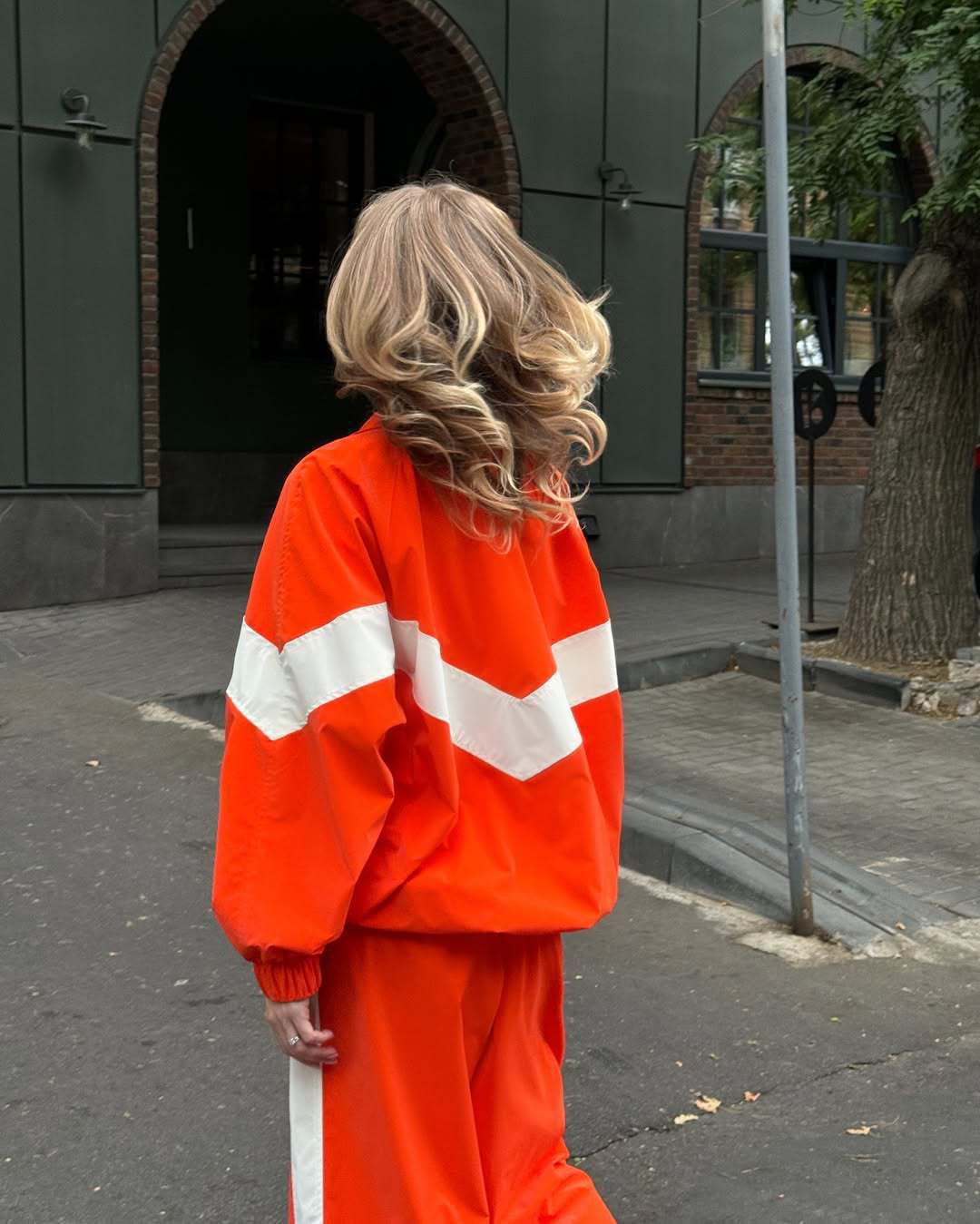 Kvinnor Sportigt Tracksuit med moderiktig snitt och praktiska fickor Eva Jonsson-Eva Jonsson
