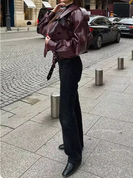 Kvinnor Trendig Oversized Lädernjacka med strukturerade axelbud och midjebälte Mirla-Eva Jonsson