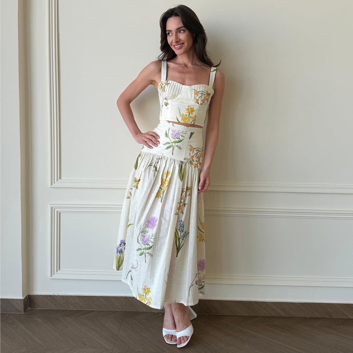 Kvinnor Tvådelad Set med Blommönster och Sofistikerad Skärning Mirla-Eva Jonsson