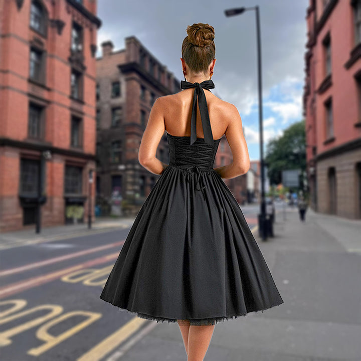 Kvinnor Vintage Prom Klänning med Off-the-Shoulder Design och Voluminös Kjol Mirla-Eva Jonsson