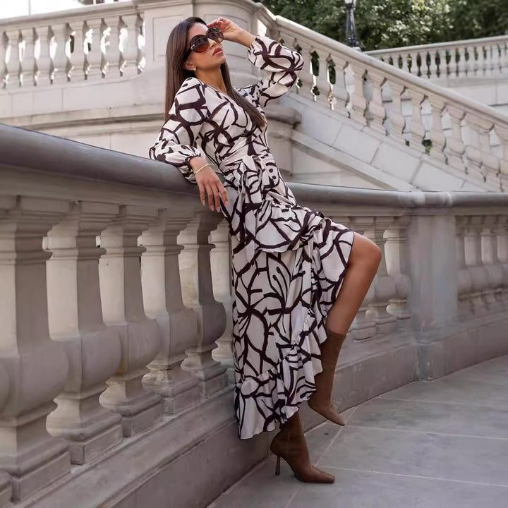 Kvinnor Wrap-klänning med elegant leopardmönster och flytande kjol Mirla-Eva Jonsson