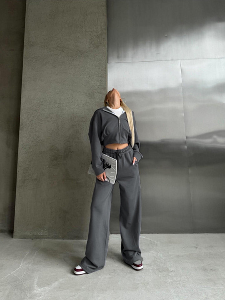 Kvinnor avslappnad cropped sweatshirt och vid byxa set Mirla-Eva Jonsson