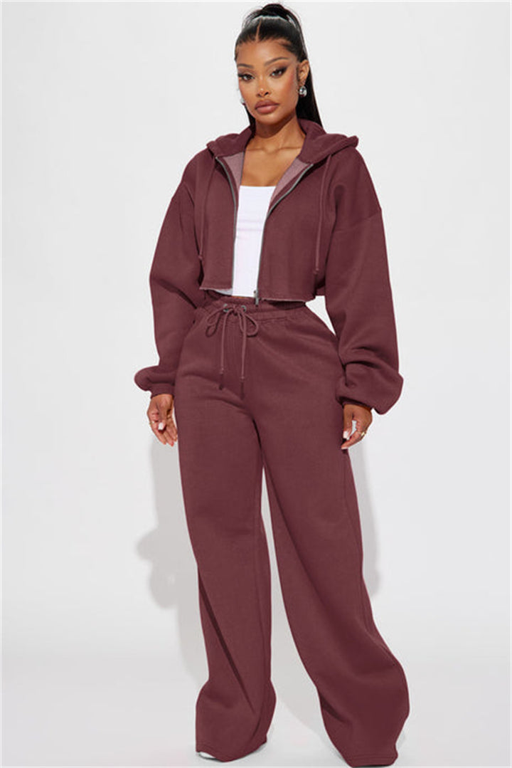 Kvinnor avslappnad kort hoodie och breda joggingsbyxor set Mirla-Eva Jonsson