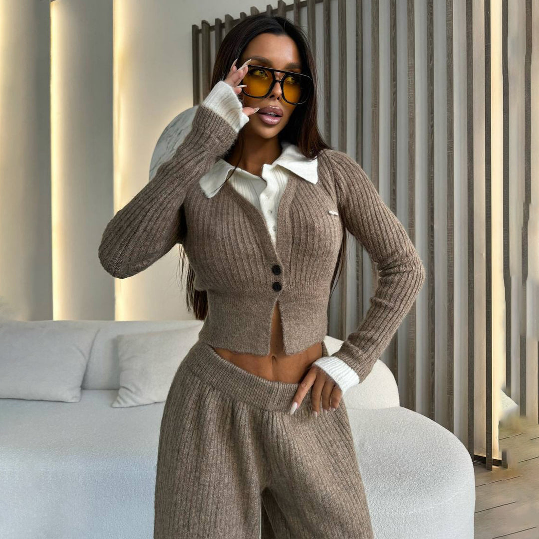 Kvinnor avslappnad stickad kostym med fashionabel cropped jacka och bekväma vida byxor Mirla-Eva Jonsson