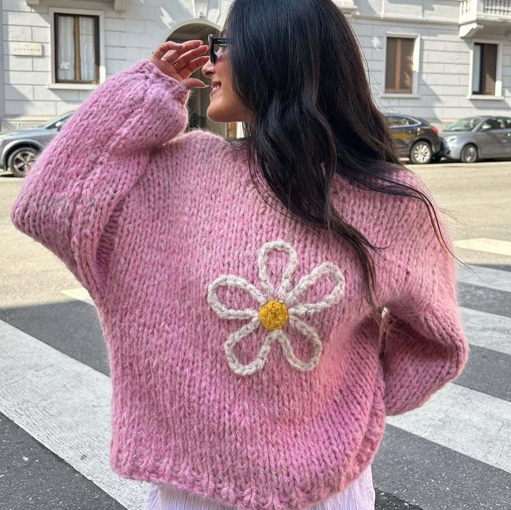 Kvinnor avslappnad stickad tröja med blommönster och oversized snitt Mirla-Eva Jonsson