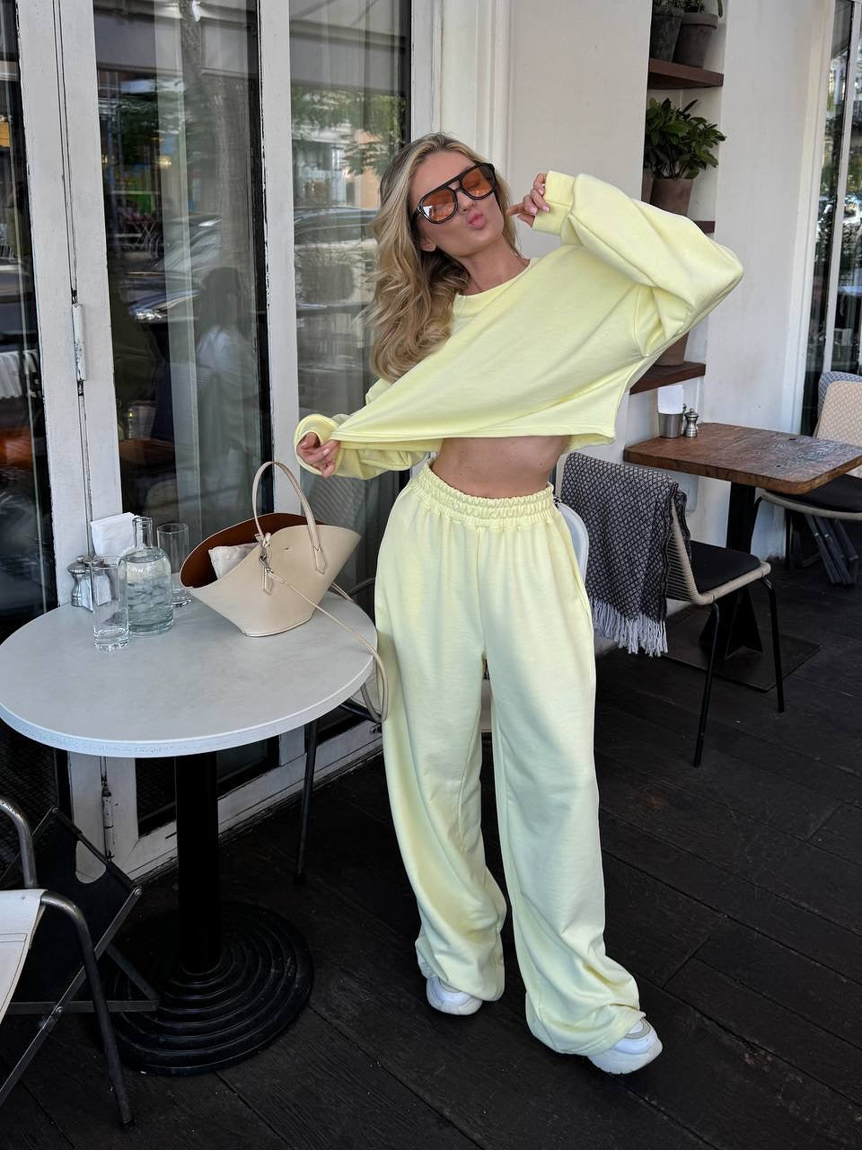 Kvinnor avslappnad tvådelad set med lös topp och bekväma palazzo byxor Mirla-Eva Jonsson
