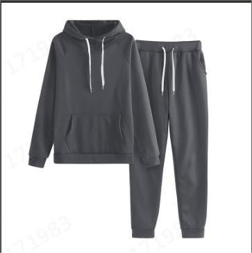 Kvinnor bekväm fritidsset med hoodie och joggingbyxor Mirla-Eva Jonsson
