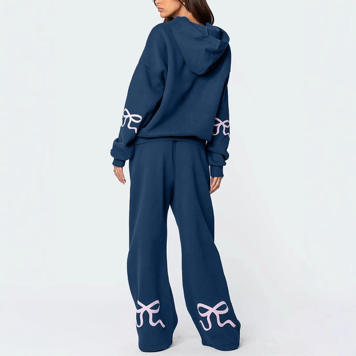 Kvinnor bekväm och stilren hoodie set med lös passform Mirla-Eva Jonsson