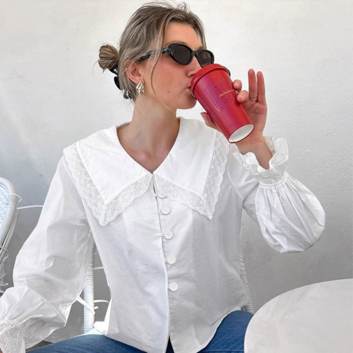 Kvinnor blus med stora spetsinsatser Eva Jonsson-Eva Jonsson