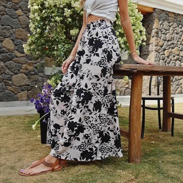 Kvinnor bred strandbyxor med blommigt mönster Mirla-Eva Jonsson