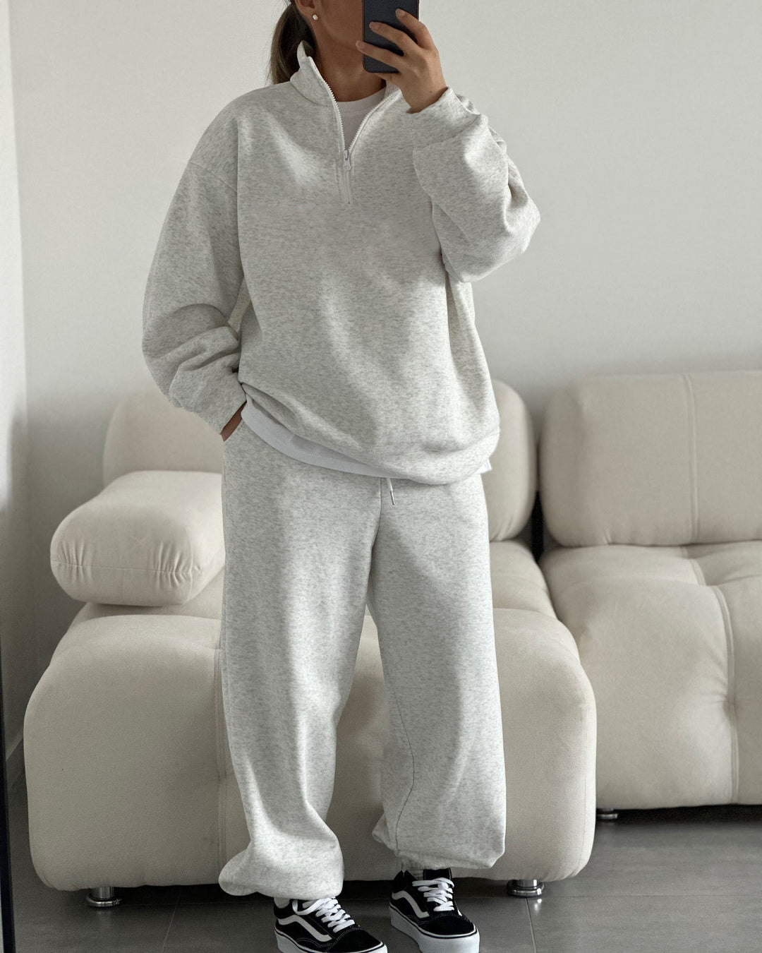 Kvinnor casual fleece topp och bekväm joggingbyxor set Mirla-Eva Jonsson