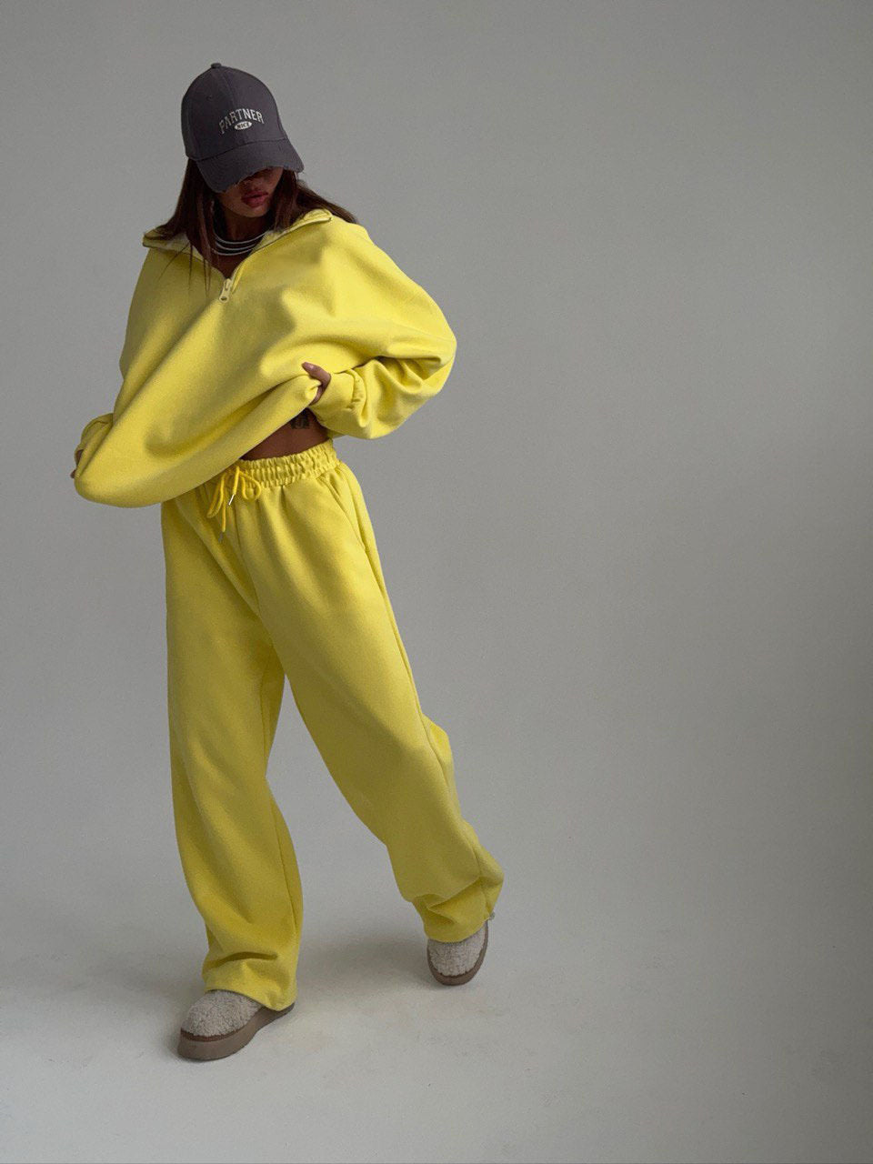 Kvinnor casual fleece topp och bekväm joggingbyxor set Mirla-Eva Jonsson