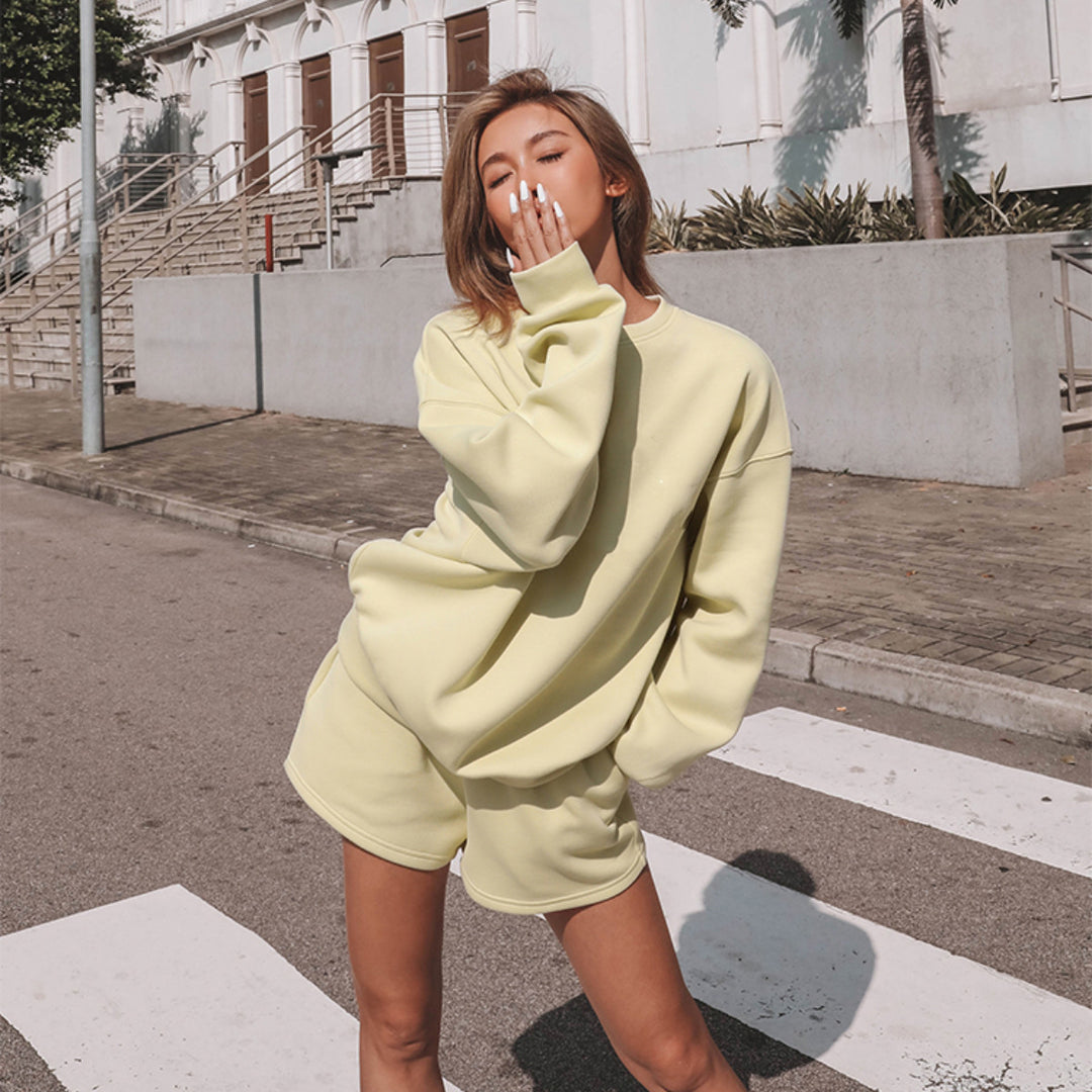 Kvinnor casual loungebyxor och sweatshirt set med bred passform och mjukt material Mirla-Eva Jonsson