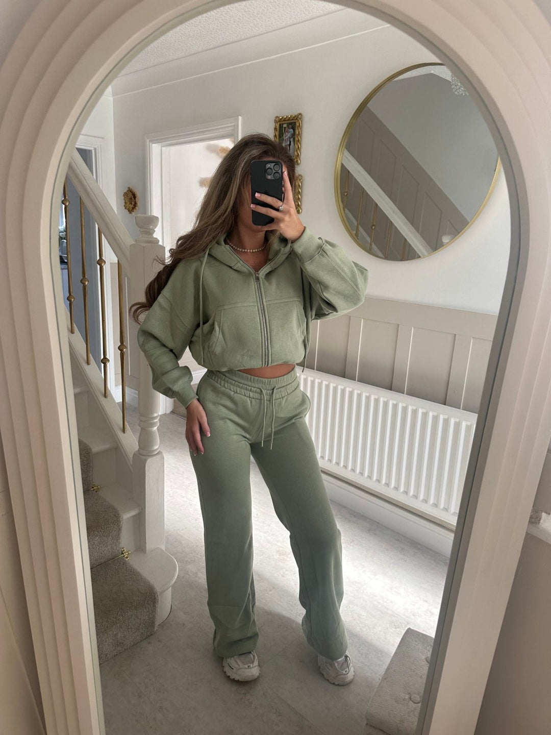 Kvinnor casual zip hoodie och lös passform joggingbyxor set Mirla-Eva Jonsson