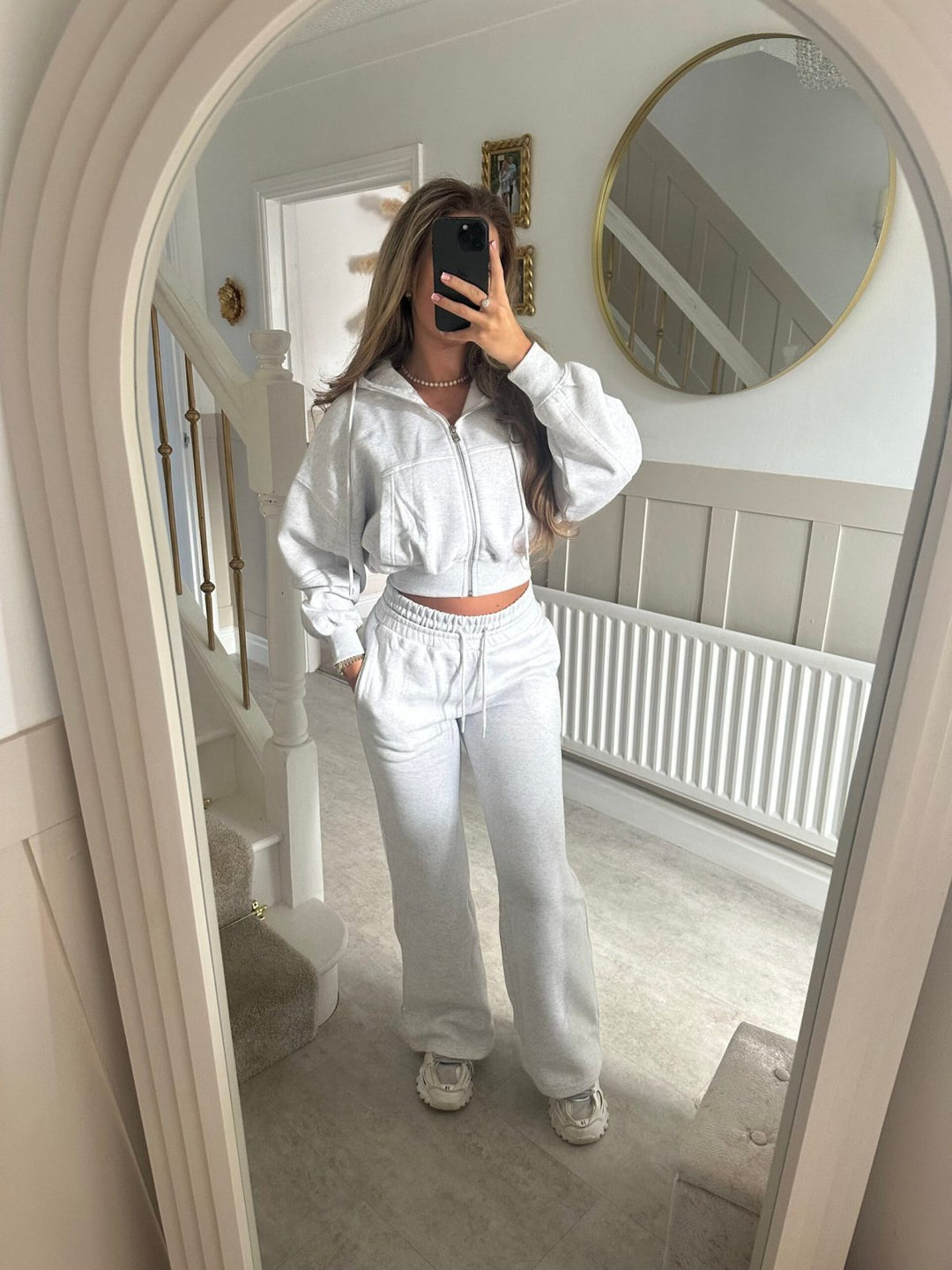 Kvinnor casual zip hoodie och lös passform joggingbyxor set Mirla-Eva Jonsson