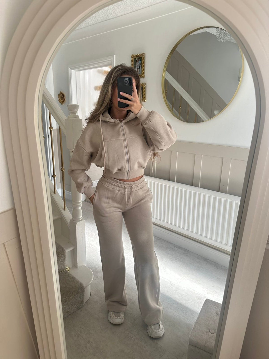 Kvinnor casual zip hoodie och lös passform joggingbyxor set Mirla-Eva Jonsson