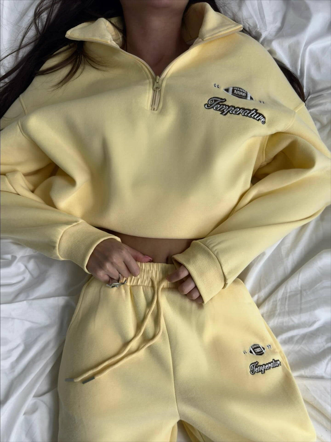 Kvinnor casual zip tröja med elastisk fåll och sportiga detaljer Mirla-Eva Jonsson