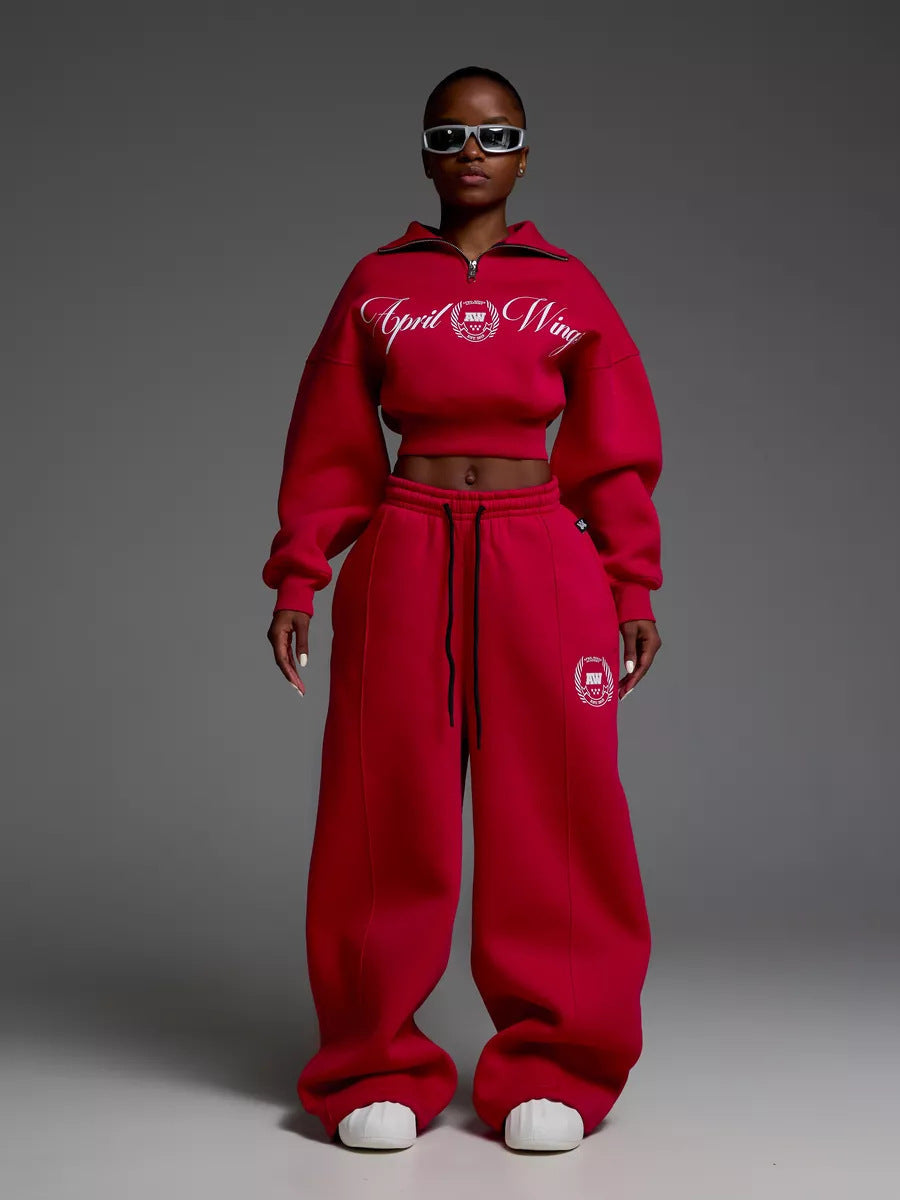 Kvinnor croppad sweatshirt och breda joggers set Mirla-Eva Jonsson