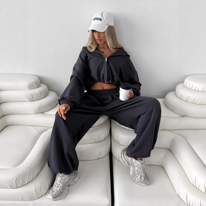 Kvinnor cropped hoodie och vida joggerbyxor set Mirla-Eva Jonsson