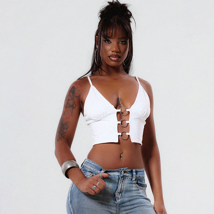 Kvinnor cropped top med dekorativa spännen och v-form-Eva Jonsson