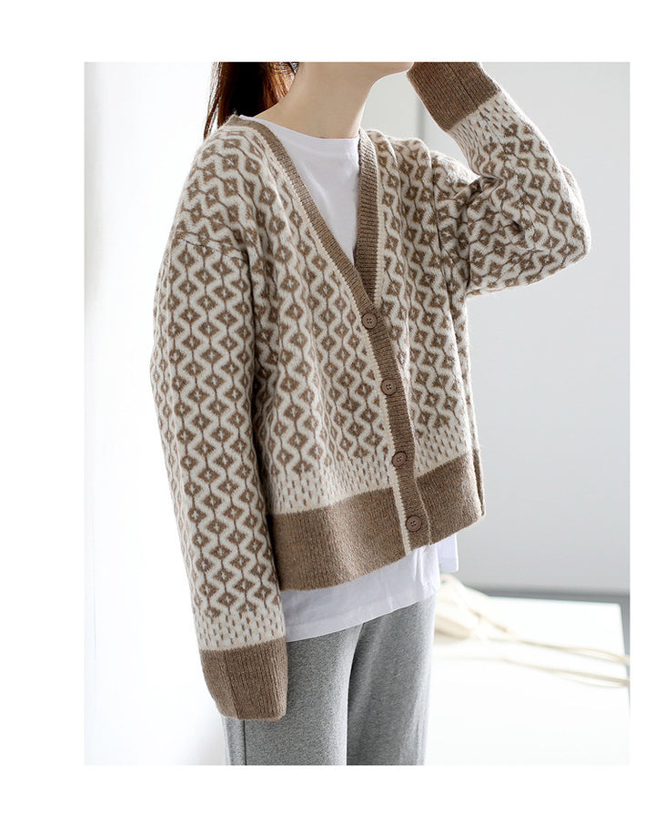Kvinnor elegant cardigan med geometriskt mönster och knappdetaljer Mirla-Eva Jonsson