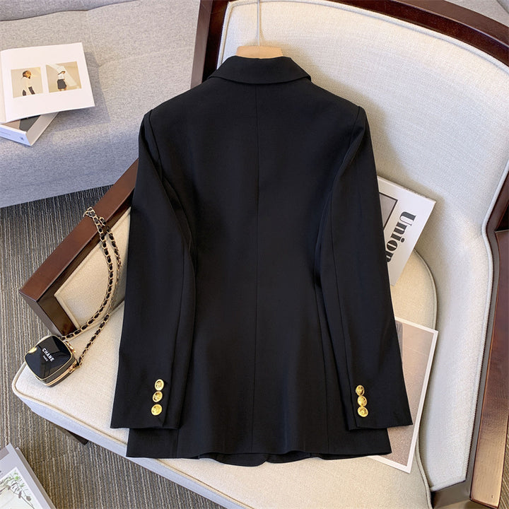Kvinnor elegant dubbelknäpps-blazer med smal passform och gyllene dekorationer Mirla-Eva Jonsson