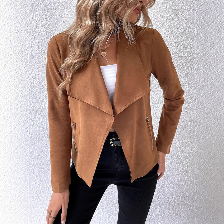 Kvinnor elegant kort blazer med asymmetrisk skärning och dragkedjefickor Mirla-Eva Jonsson
