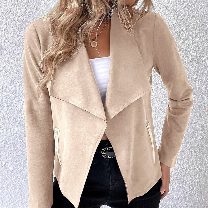 Kvinnor elegant kort blazer med asymmetrisk skärning och dragkedjefickor Mirla-Eva Jonsson