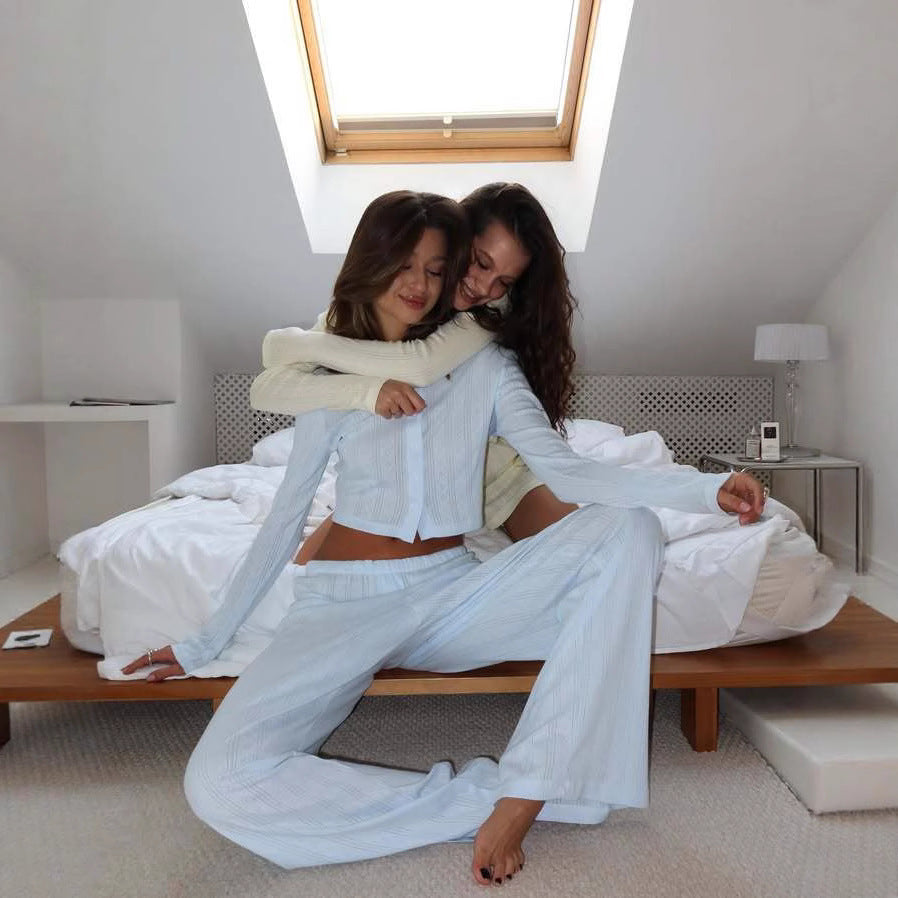 Kvinnor elegant lounge set med fina ränder och bred skärning Mirla-Eva Jonsson