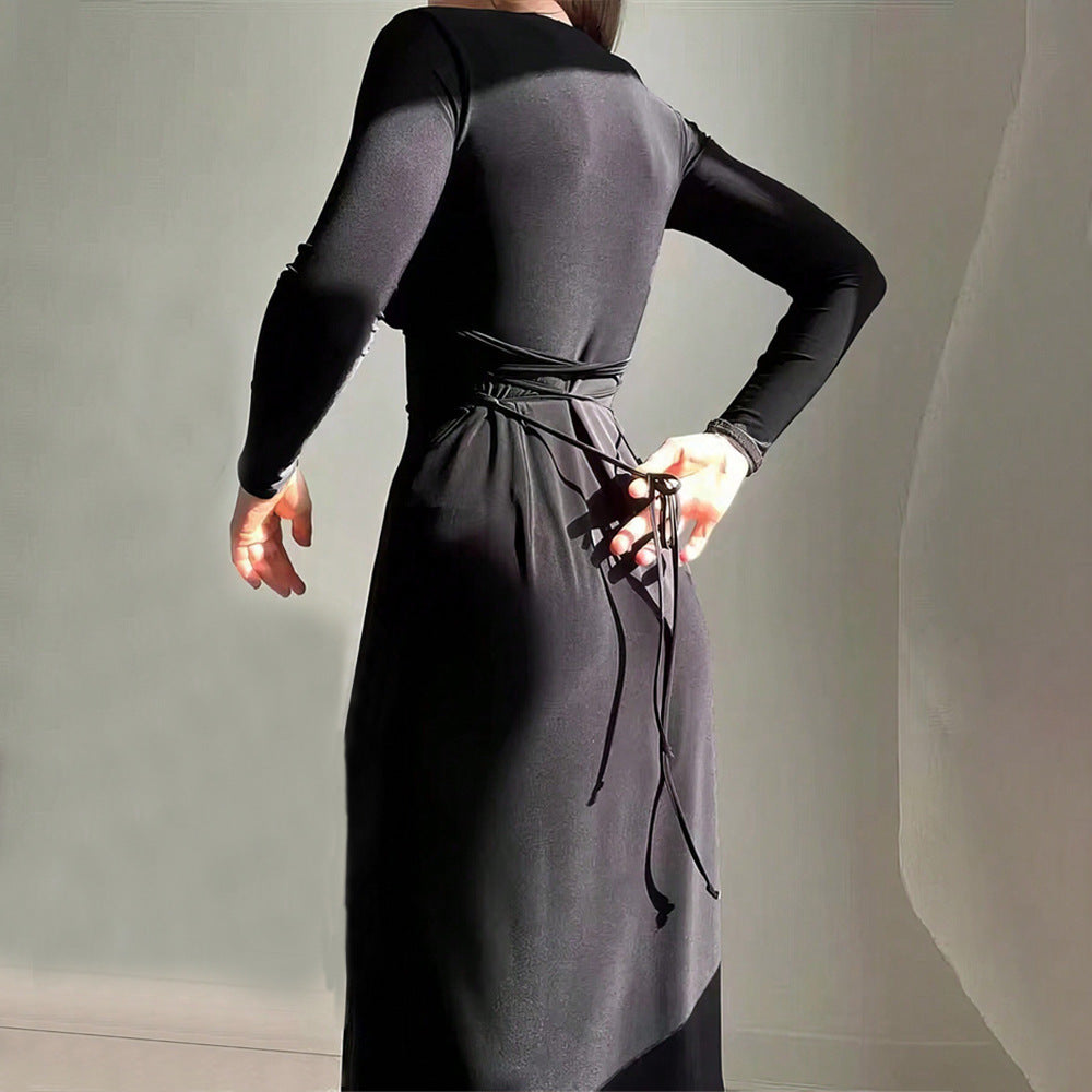Kvinnor elegant midi klänning med djup V-hals och lång ärm Mirla-Eva Jonsson