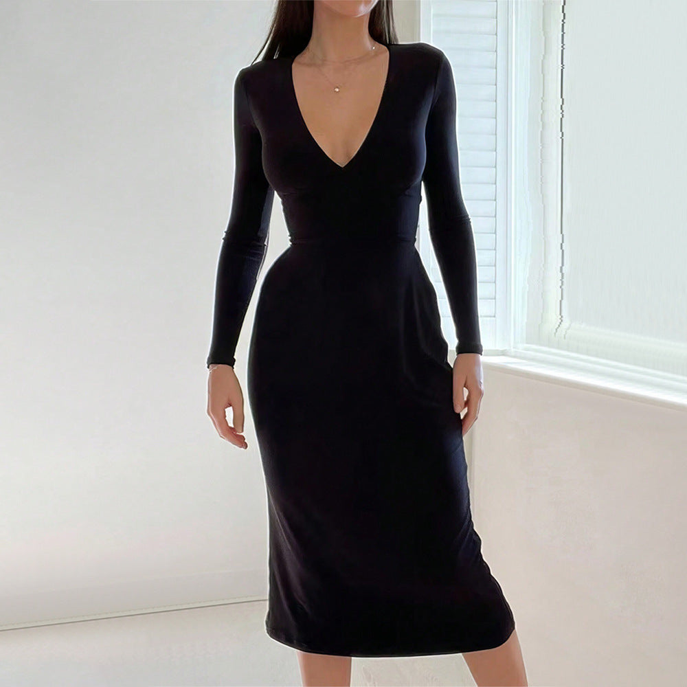 Kvinnor elegant midi klänning med djup V-hals och lång ärm Mirla-Eva Jonsson
