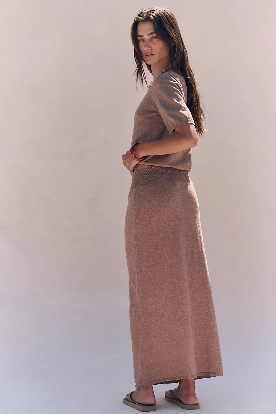Kvinnor elegant midi klänning set med höghalsad topp och elastisk midja Mirla-Eva Jonsson